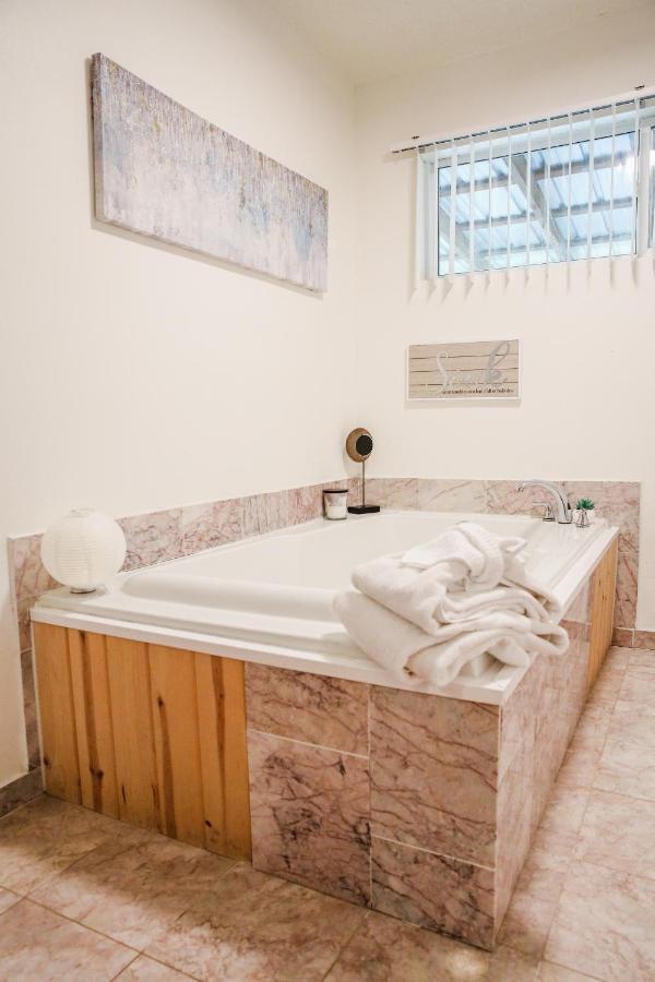 Moonlight Cottage - Your Romantic & Scenic Escape سيفيرفيل المظهر الخارجي الصورة