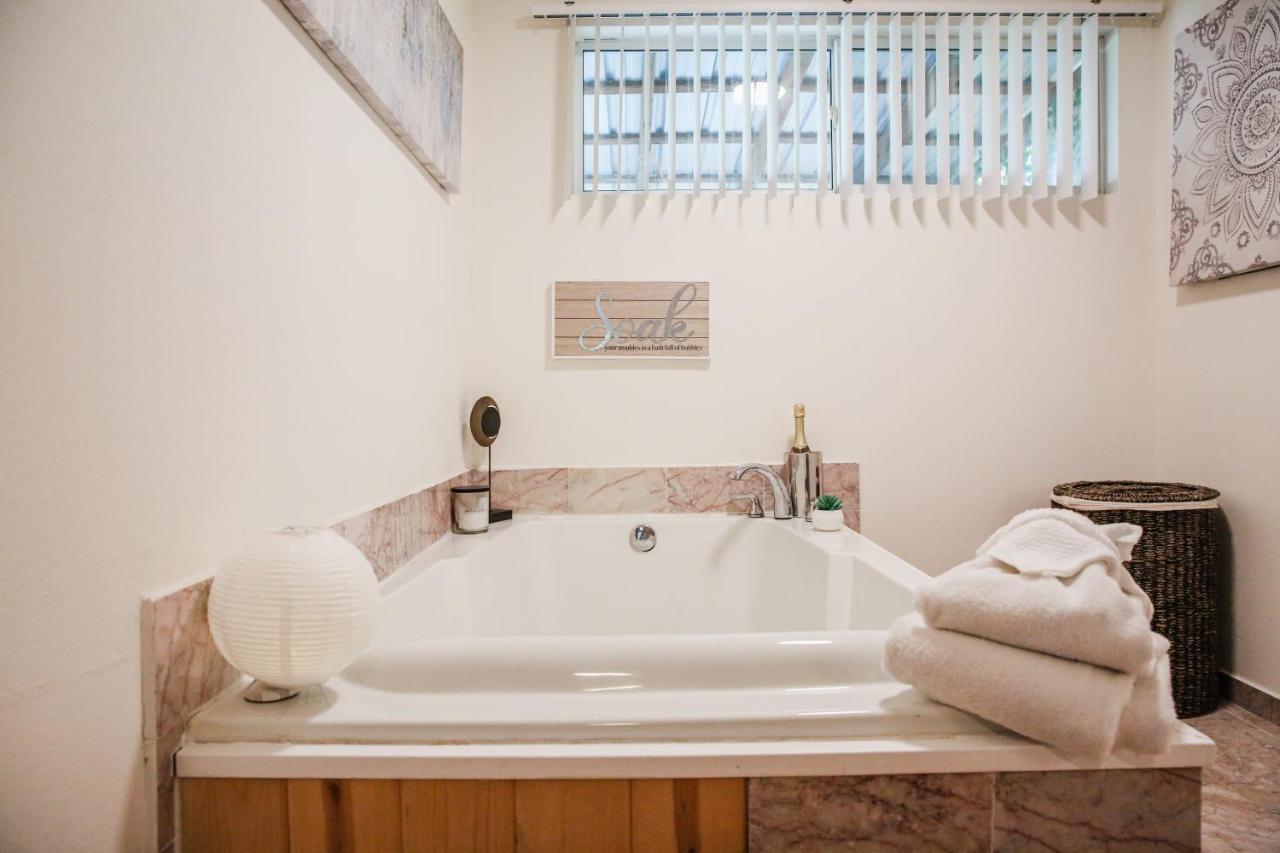 Moonlight Cottage - Your Romantic & Scenic Escape سيفيرفيل المظهر الخارجي الصورة